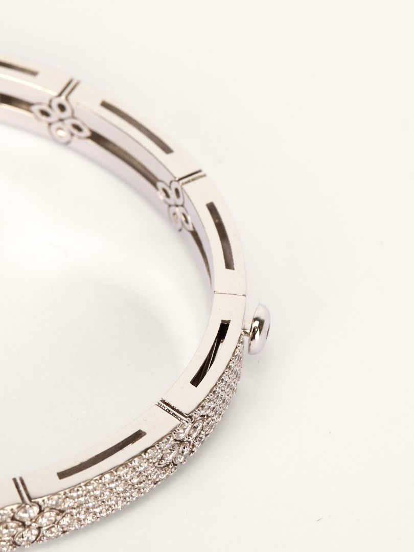 White Gold & Diamonds Small Love In Verona Diamond Bangle