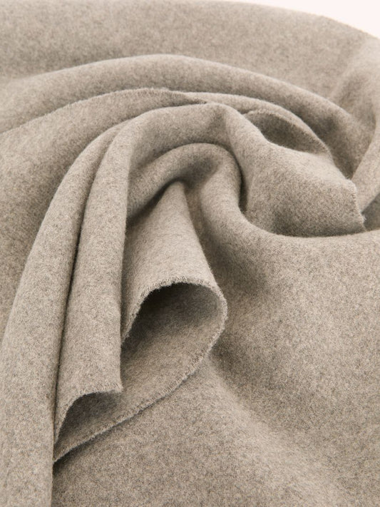 Gris Chine Out Of Pocket Scarf