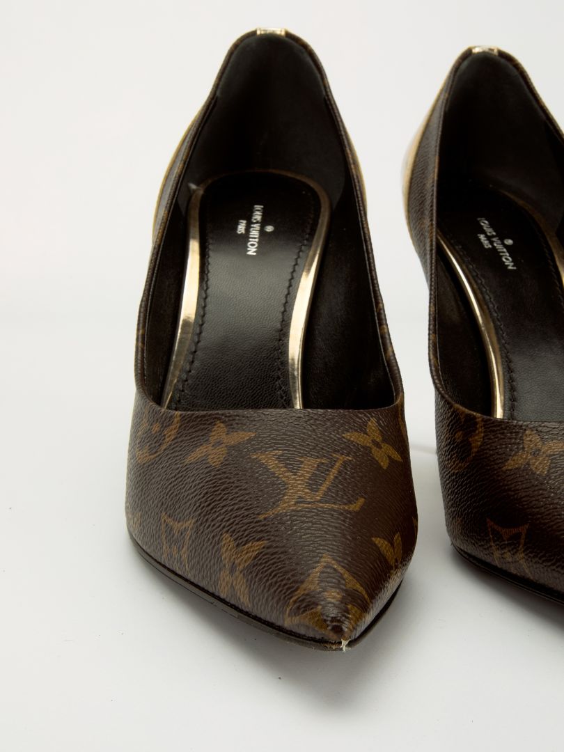 Monogram Cherie Pump with Gold Accent
