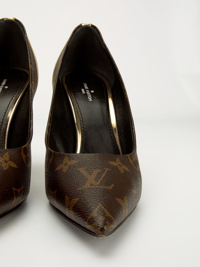 Monogram Cherie Pump with Gold Accent