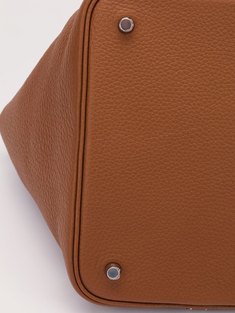 Picotin 22 Gold Veau Togo With PHW 2024 W Stamp