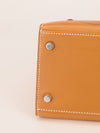 Painted Quadrige Kelly 28 Sellier Naturel Veau Butler With PHW 2023 B Stamp