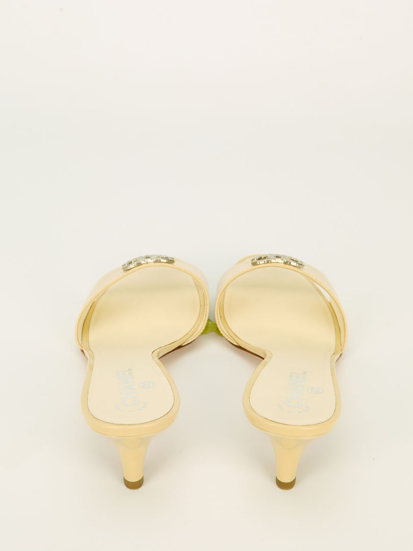 Vintage Butter Yellow Kitten Heel