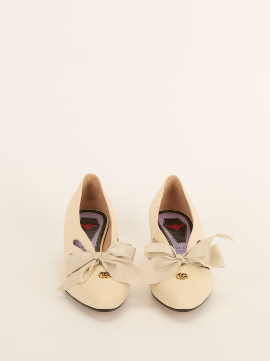 Cream Bow Berith Pumps