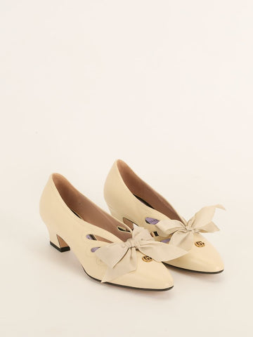 Cream Bow Berith Pumps