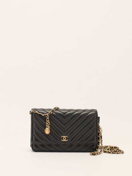 Black Chevron Wallet On Chain With GHW