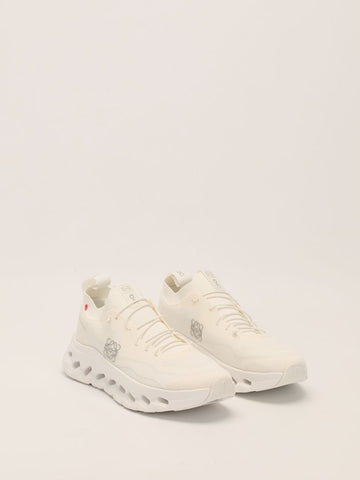 All White On Cloud Tilt Sneakers