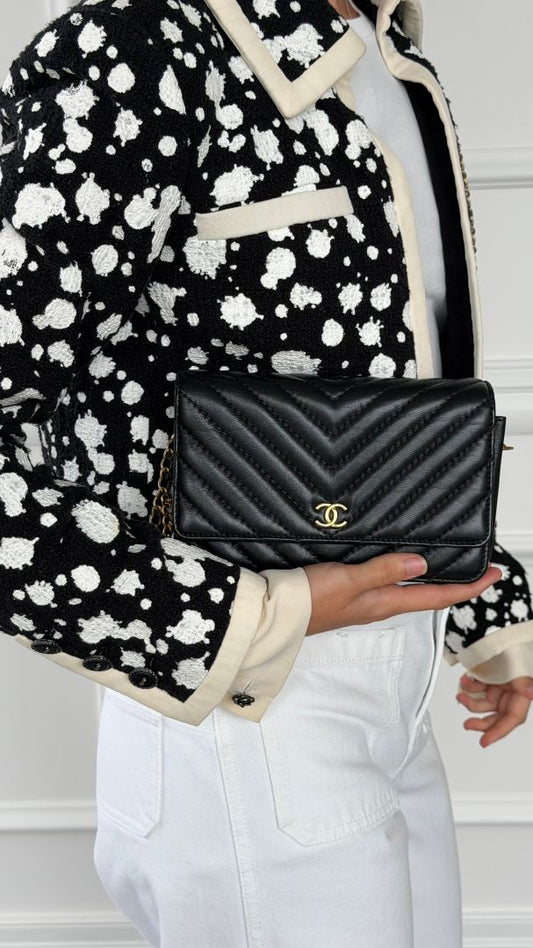 Black Chevron Wallet On Chain With GHW