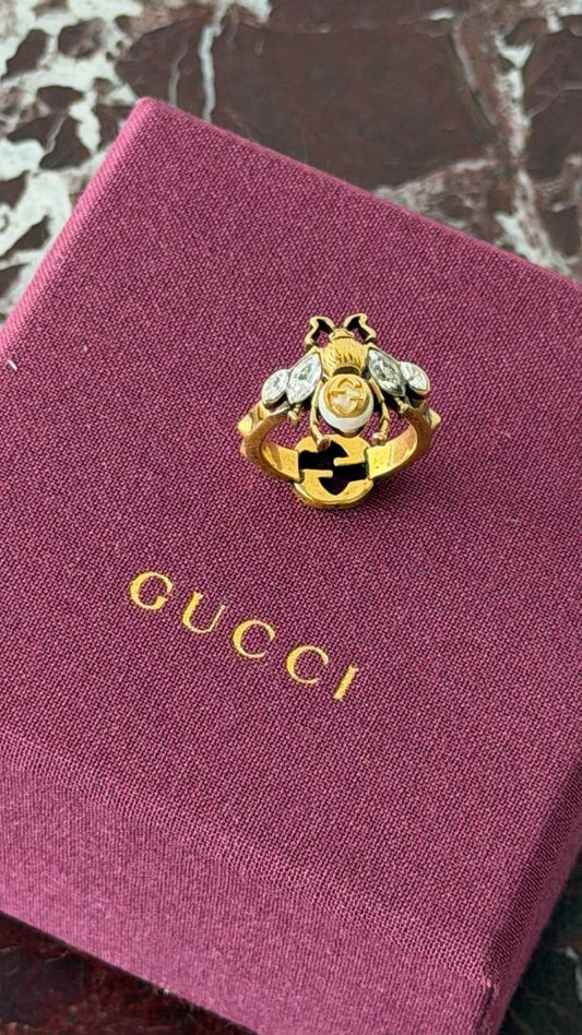 Gold Interlocking G Bee Ring